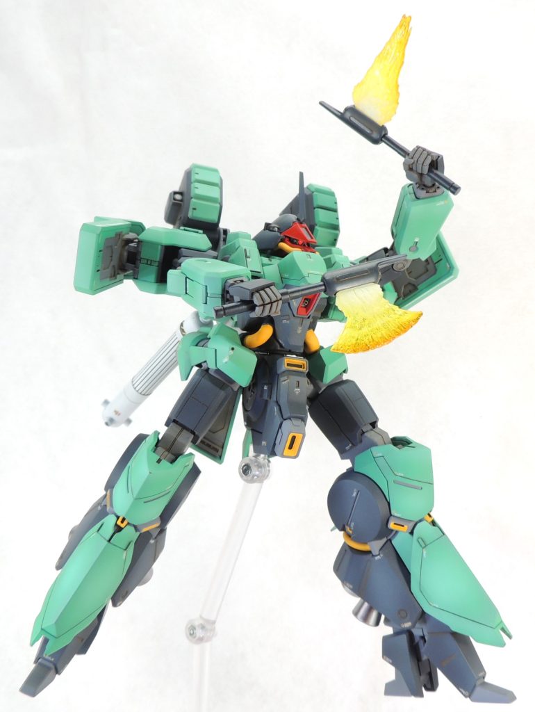 商品パッケージの写真と同じポーズをとらせてみました。