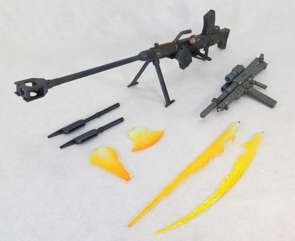 ■対艦ライフル HG1/144ヅダに付属する対艦ライフルを流用しました。プラ板・プラ材を貼り付けてディティールを追加し、銃口に金属製パイプを設置しています。ヅダの対艦ライフルは、大型МSである本機にサイズ感が丁度良いと思います。