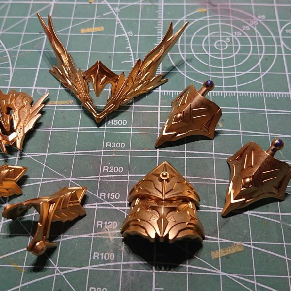 SDW HEROSよりアーサーガンダムMk-ⅢSDWスタイルのSDガンダムの中で、デザインが気に入って購入したキットです。塗分けが大変なキットだったので、塗装を色々試してました。最後の追い込みまで来たので、モチベ維持のため投稿します。 （4枚目）