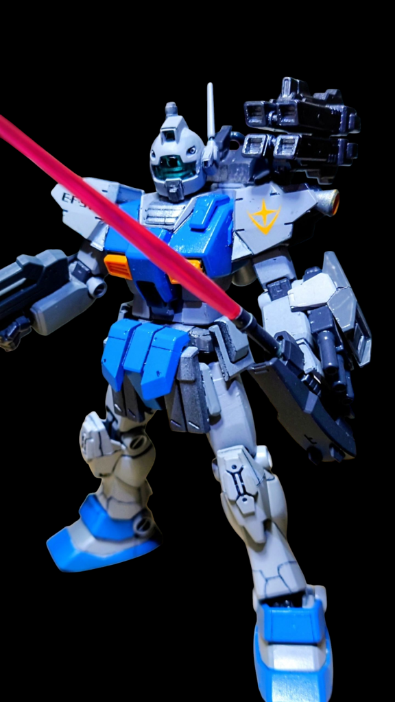 発進時に、新型ビームサーベルのかわりに4連ビームスプレーポッドも選択できます。