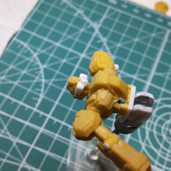 以前、武器を奪われてしまったスタークジェガン。無念を晴らすべく、救済の為とっかかってみましたが...バエそうなネタもなく取り敢えず可動化にしましたが、可動方法は以前のヤジルシさんの作品とほぼ被ってしまいました😣ので構造だけ。この先どうしよう😥 （4枚目）