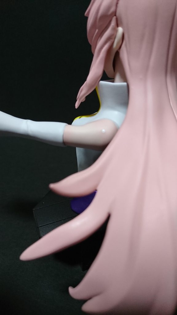 肩にはチークみたいな表現しお化粧施しました。