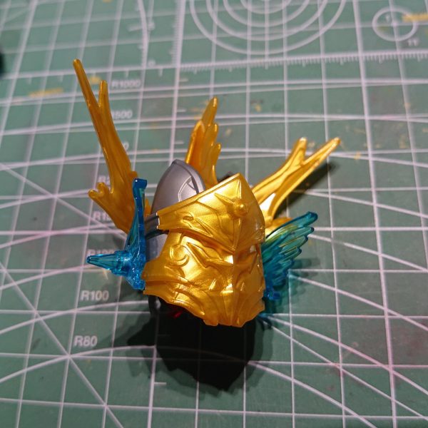 SDW HEROSよりアーサーガンダムMk-ⅢSDWスタイルのSDガンダムの中で、デザインが気に入って購入したキットです。塗分けが大変なキットだったので、塗装を色々試してました。最後の追い込みまで来たので、モチベ維持のため投稿します。 （5枚目）