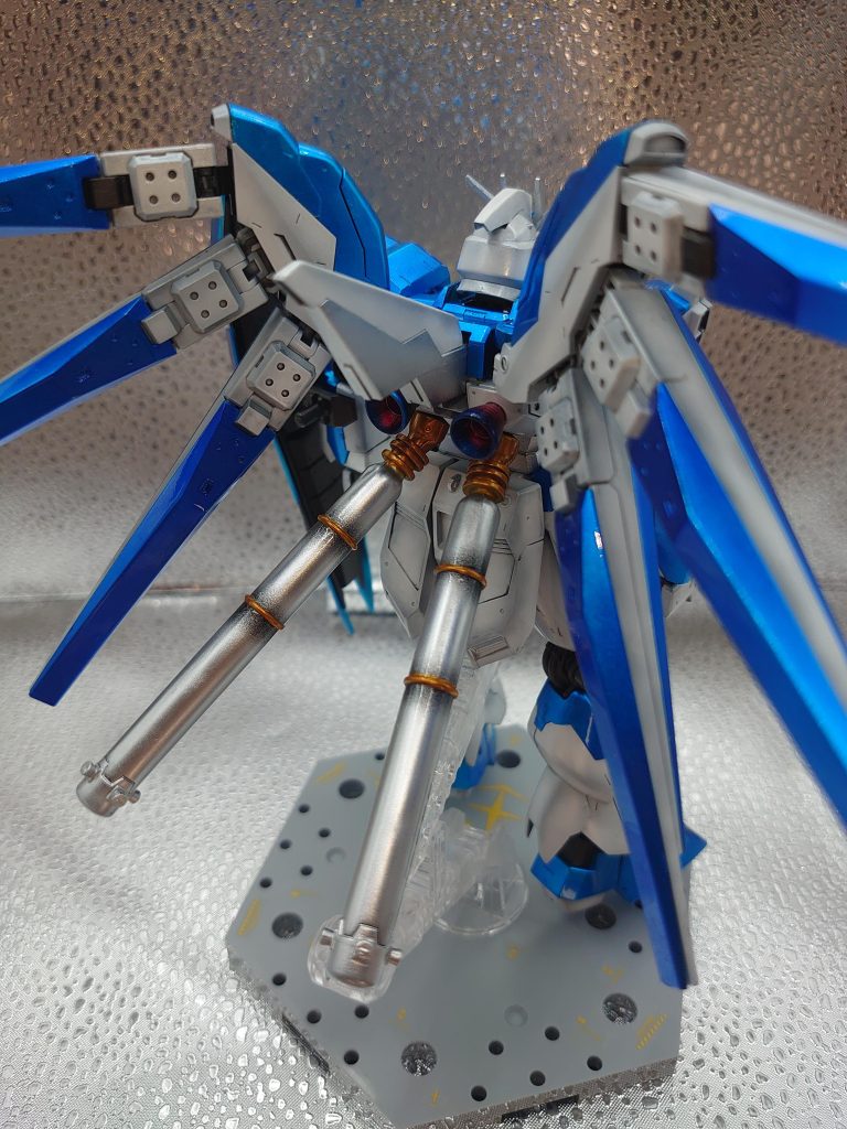 Hi-νガンダム キャンディ&パール塗装–2枚目/制作者：Leo