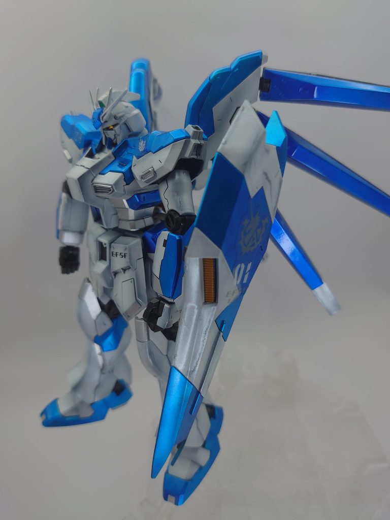 Hi-νガンダム キャンディ&パール塗装–3枚目/制作者：Leo