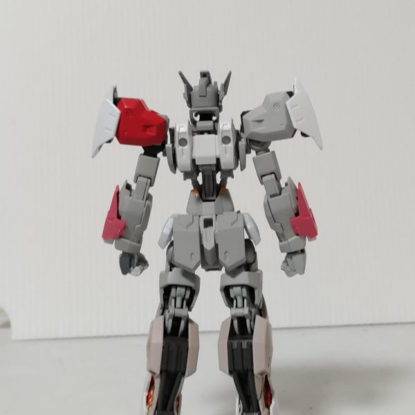 製作中だったアスタロトをガンダムフレーム仕様の機体として、再製作しました。本体は大方構成が固まりました。バックパックは悩み中です。（4枚目）