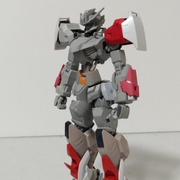 製作中だったアスタロトをガンダムフレーム仕様の機体として、再製作しました。本体は大方構成が固まりました。バックパックは悩み中です。（3枚目）