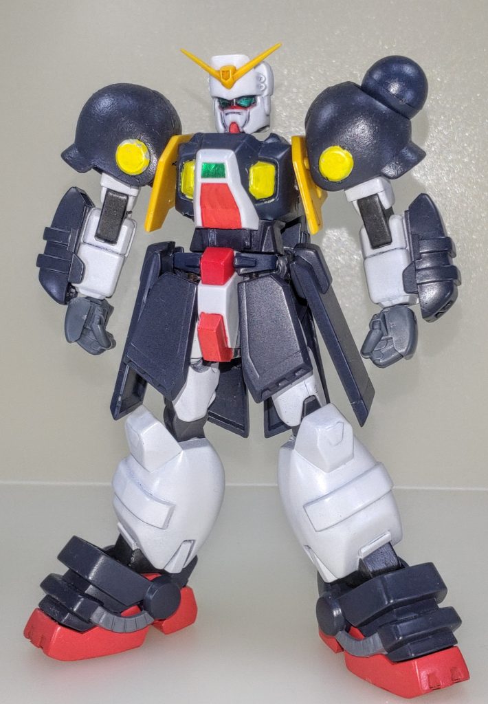 全身。このキット、覚えている限りでは2013年頃に購入したのですがあまりにも動かなすぎる残念な仕様だったので初代hgエールストライクガンダムをベースに改造したのですが、久々に箱から出したら改造部分がかなり目立っていたのでいくつか修正して2022年に完成させました。