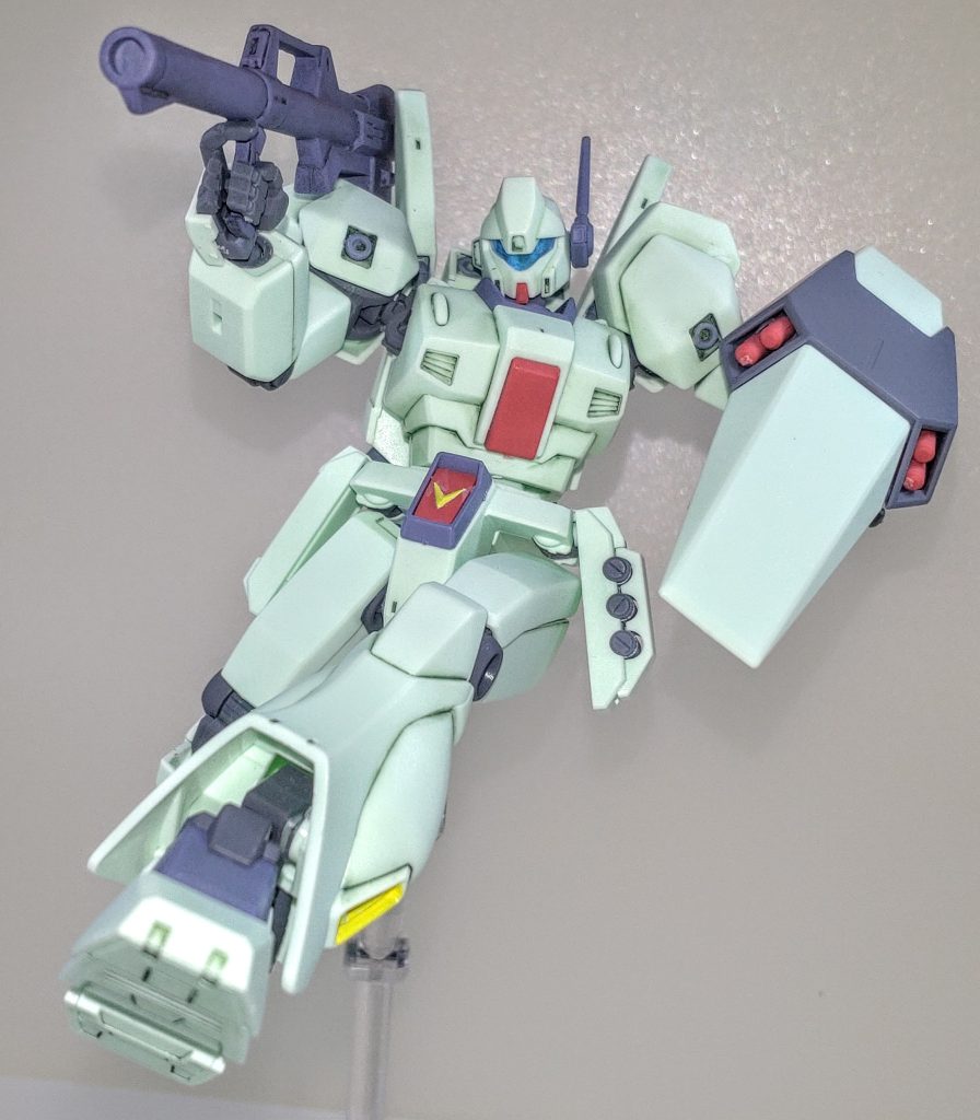 一回り小さいですがバズーカを持ったポーズ。割と決まっていますのではないでしょうか?