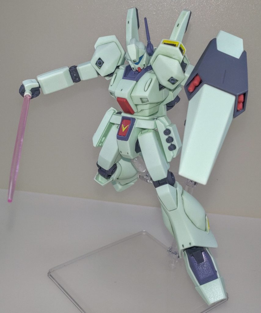 アクションポーズ。旧キットのパッケージに描かれたこのポーズも好きです!