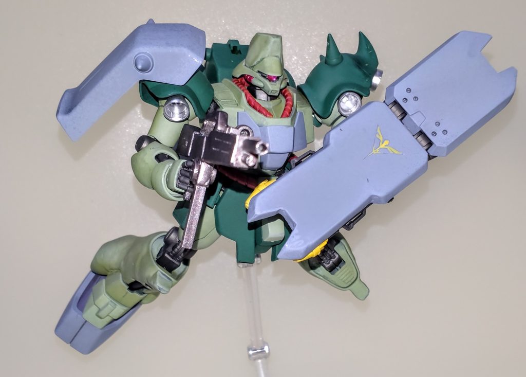 アクションポーズ。空間戦闘が主体なだけに、こういったポーズをつけさせると中々カッコいいですね!!