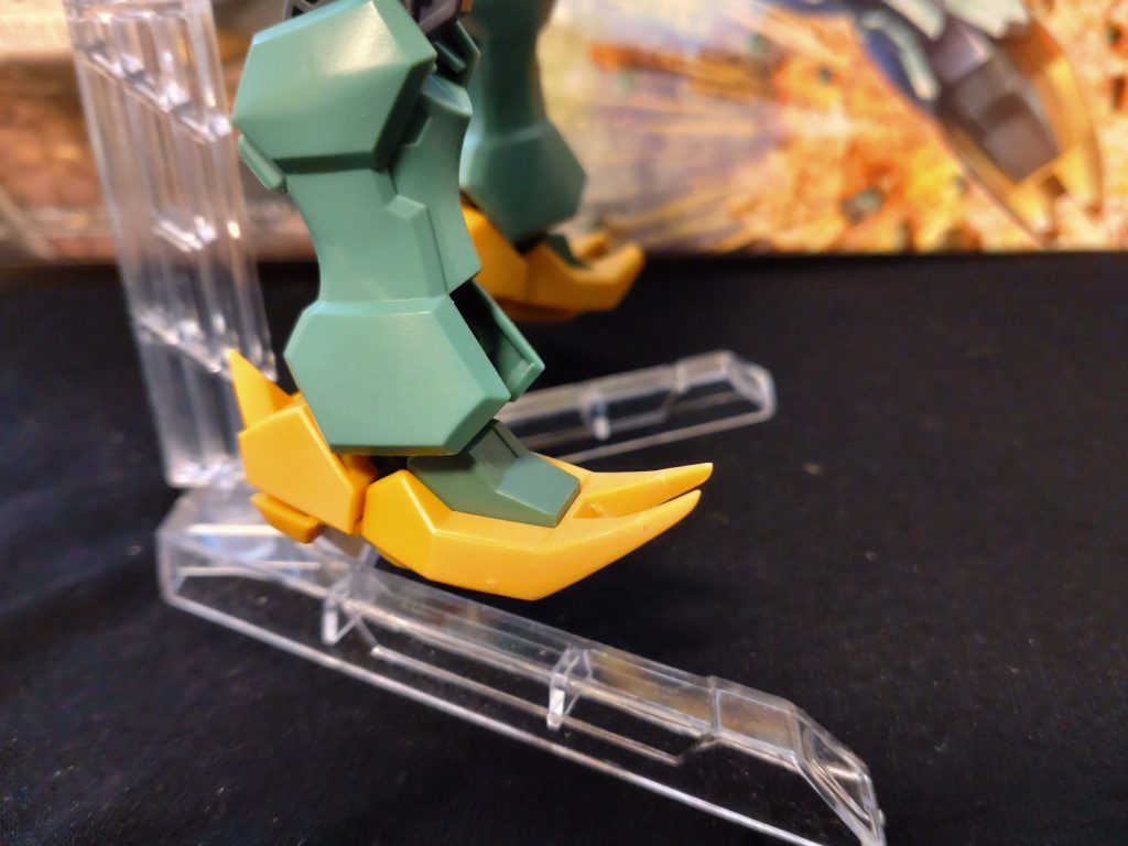 足先をとんがり化！シャープに整形しました。だいぶ印象変わって気に入りました。足先だけいじりました。