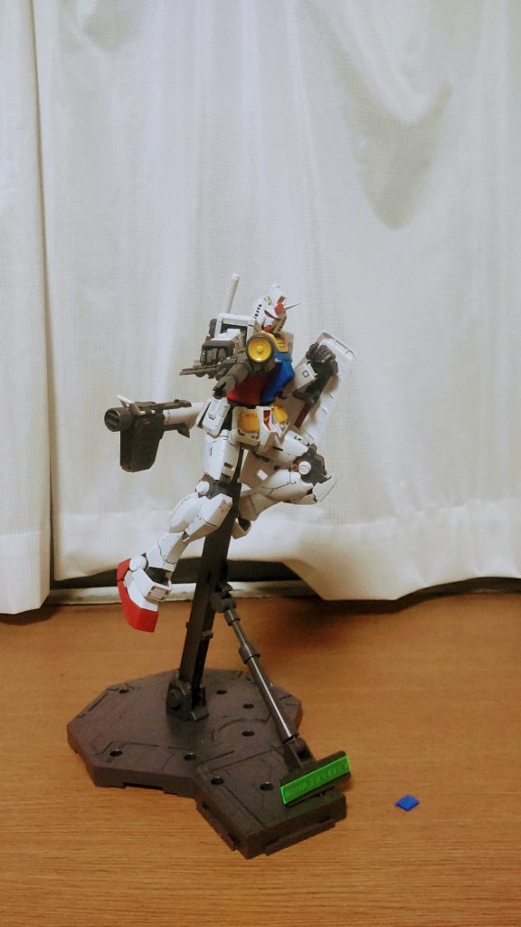 肩の青いパーツ被弾して落ちました(zaku-kao4)