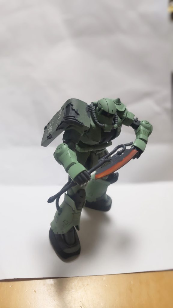 肩のシールドとヒートホークは筆塗りにも挑戦してみました