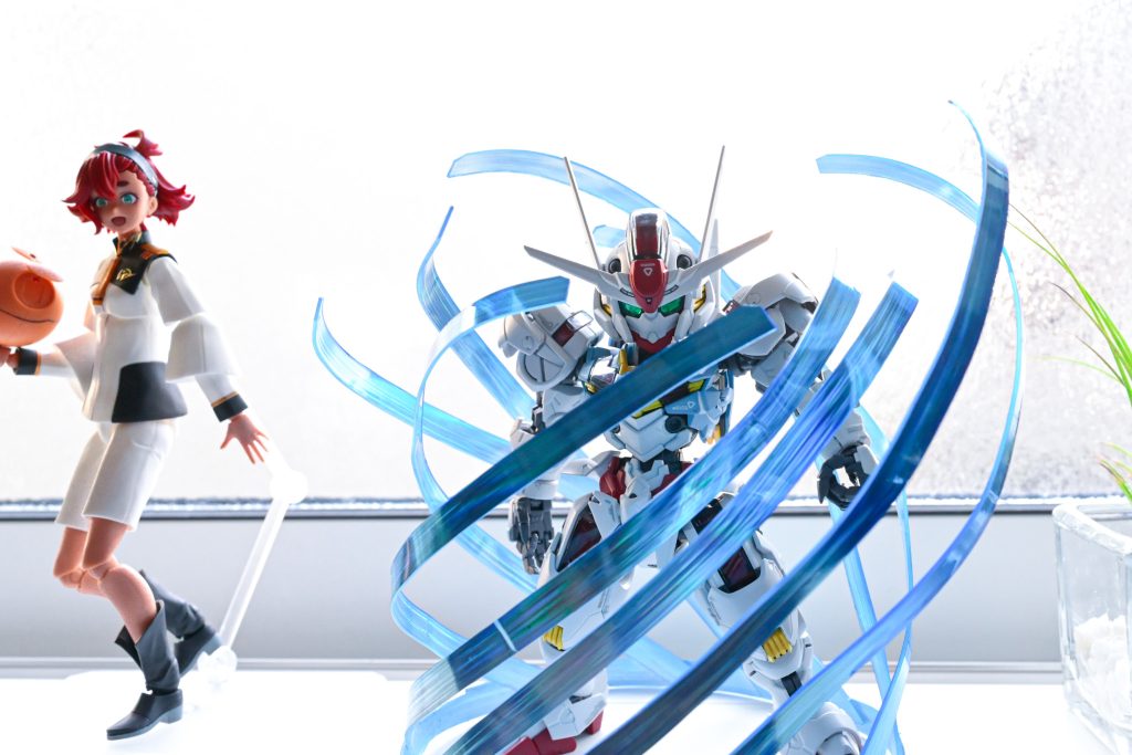 ちょうど原作を観ていて、作品愛ならぬ謎の情熱に突き動かされビットエフェクトも自作。。ネットを参考に直線ホログラムシールと透明の下敷きをカット。ドライヤーを駆使し曲げ曲げして、最後にクリアブルーで塗装。