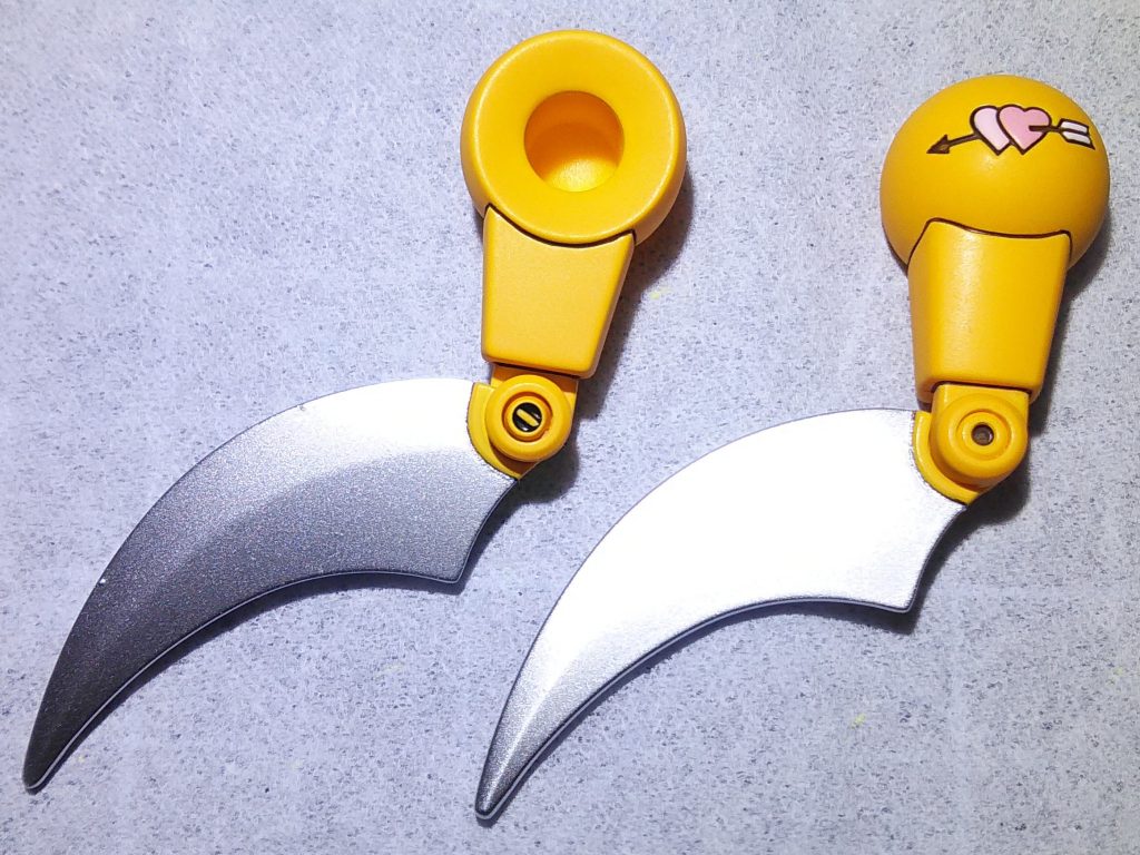 ブレードの塗装はタミヤのメタルシルバー。左肩のパーソナルマークはエナメルで塗り分け。