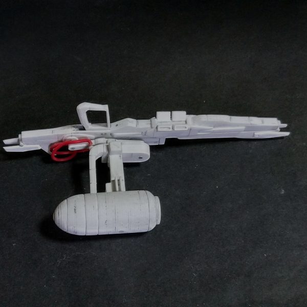 ザクウォーリア武装製作で大型ビーム砲が出来て、ガナーパックが完成しました！最近の暑さと仕事の忙しさでなかなか進みませんでしたが、なんとかここまで行きました❗️今回の苦労ポイントは砲を支えるアームと、格納状態にする為の蝶番の加工に難儀しました💦（4枚目）