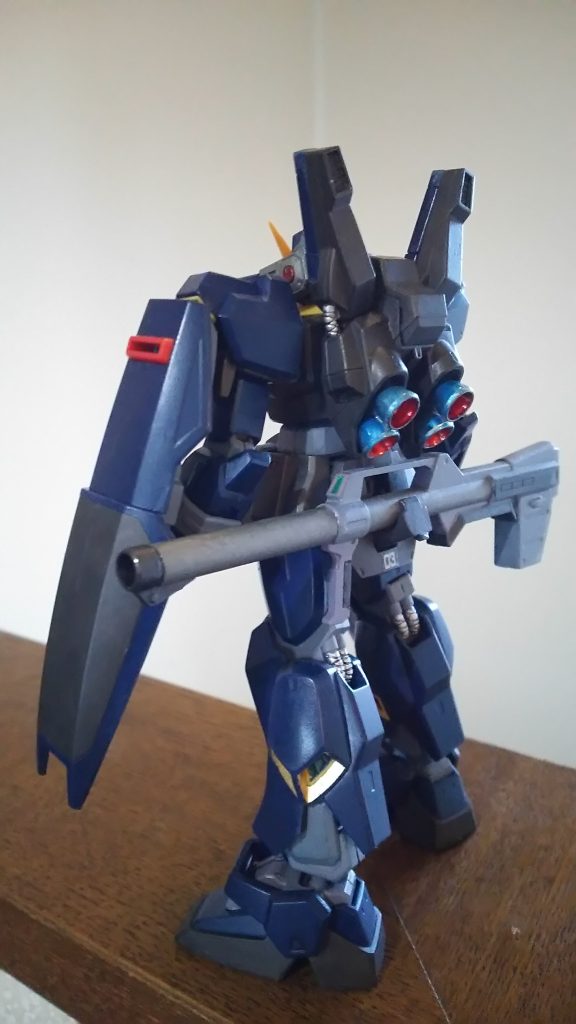 バズーカはホワイトがええですね。