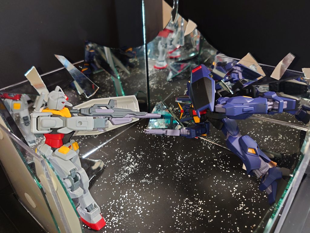 専用の背景と。これがやりたくて、ダイソーの鏡をブチ割りました。最後まで見てくださってありがとうございました。