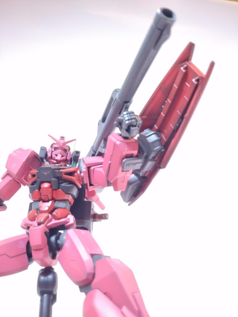 ブレックス准将が合流したことで、エゥーゴはムーバブルフレームやマグネットコーティングといった地球連邦軍の新技術を獲得。特にムーバブルフレームのもたらした恩恵は大きく、マークIIは赤いガンダムよりも出力、耐久性、機動力を向上させた腕部•脚部を搭載することとなった。