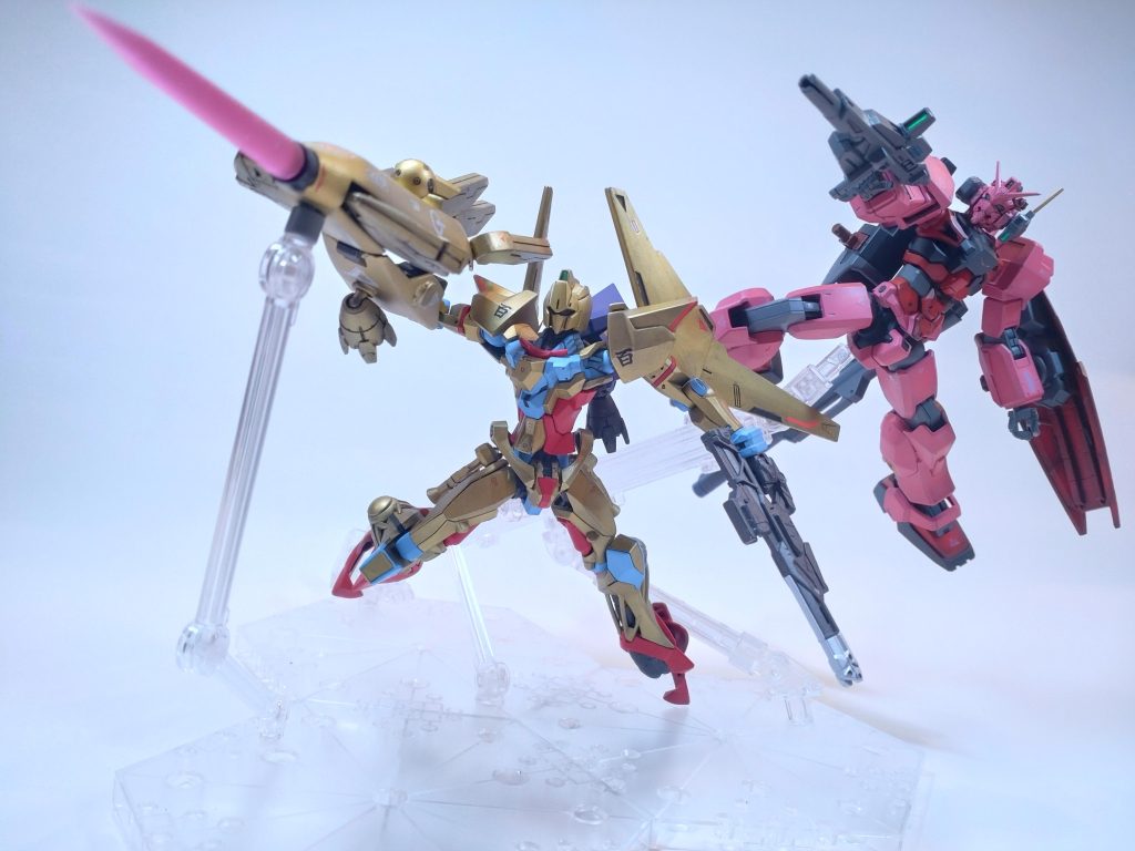 エゥーゴのフラグシップとして改修された赤いガンダムMk-Ⅱは、同じくエゥーゴのエース機である「GQuuuuuuX3号機-百式」とのマブ戦術も多数目撃されている。1年戦争のエースパイロット、シャア・アズナブルと、アルテイシア親衛隊隊長のエグザベ•オリベのマブ戦は、両名のニュータイプ能力と両機のスペックとが相まって、ティターンズに壊滅的な打撃を与えている。