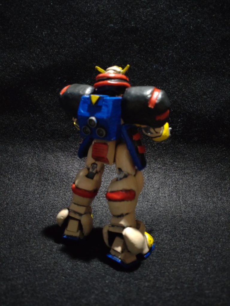 バックパックはプラ板箱組み基本的にパテとプラ板で作りました。難しかったのは、いかにエジプト感を出せるか?それに尽きます(笑)