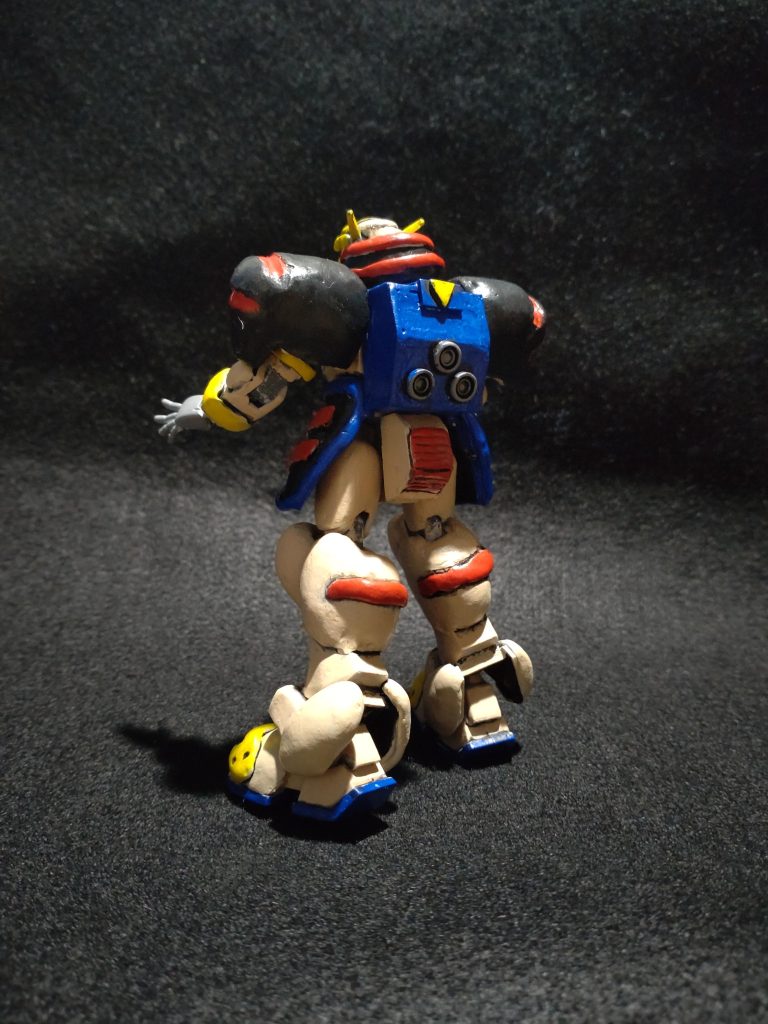 脚部はシャイニングとマックスター 旧キット改造なので、可動はお察し。塗装は筆塗り、水性ホビーカラーです。