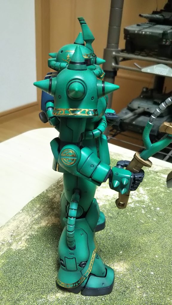 真横💦偉い人の角がでかいですがなんか途中で折れているように見える？