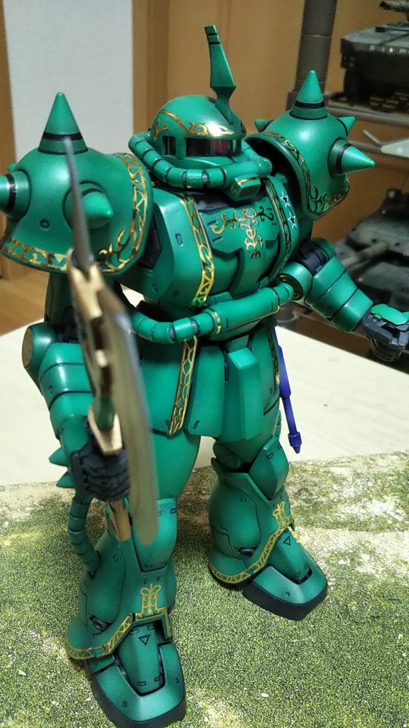 ななめ前💦ショルダーのスパイクがたくさん💦