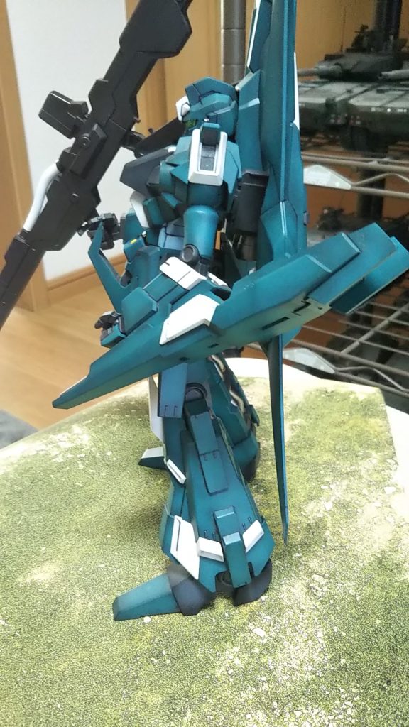 側面（実は飛行形態に変形させたこと画ない💦）