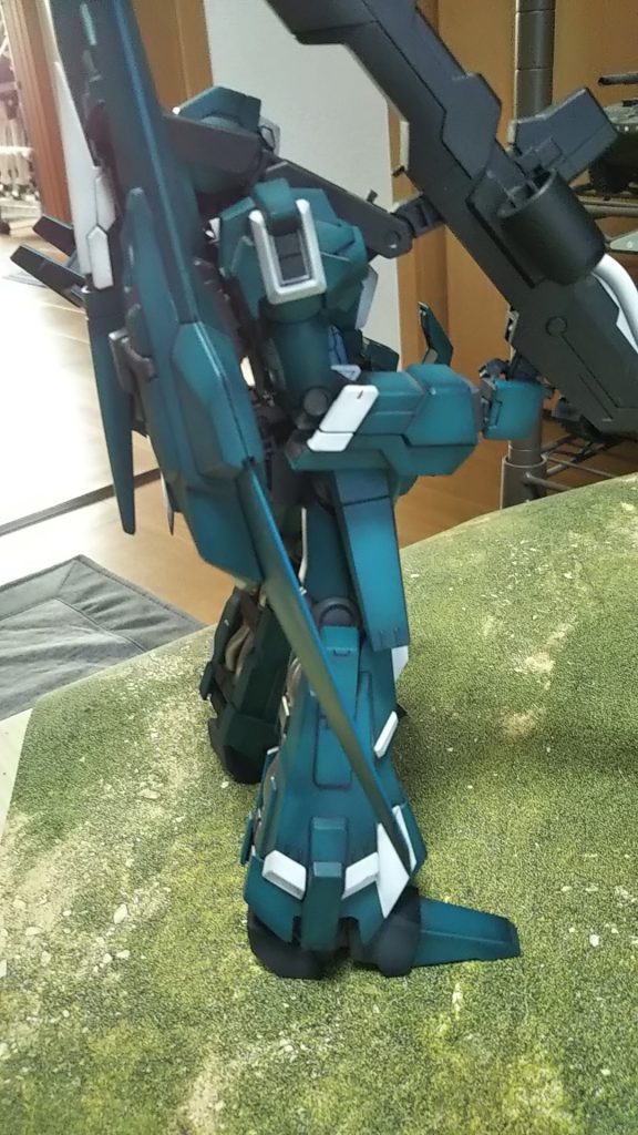 右側💦💦ビームがでかい