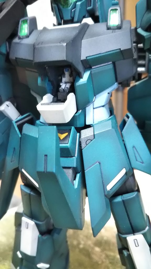 ここキットにはパイロット（隊長）がついています