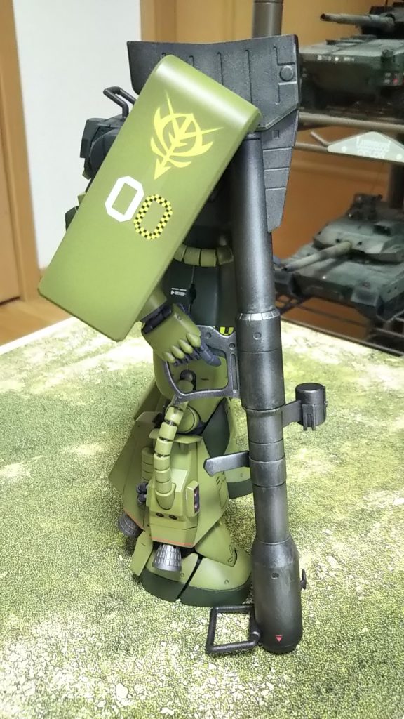 右側、最近ジャイアントバズばかり装備