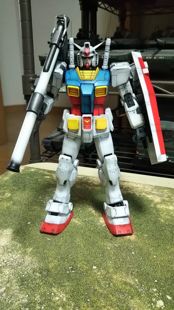 昔組み立ててつや消しスプレーそのまま吹いただけでしたが10年以上立って「それではいかん」と今風に塗装しました。