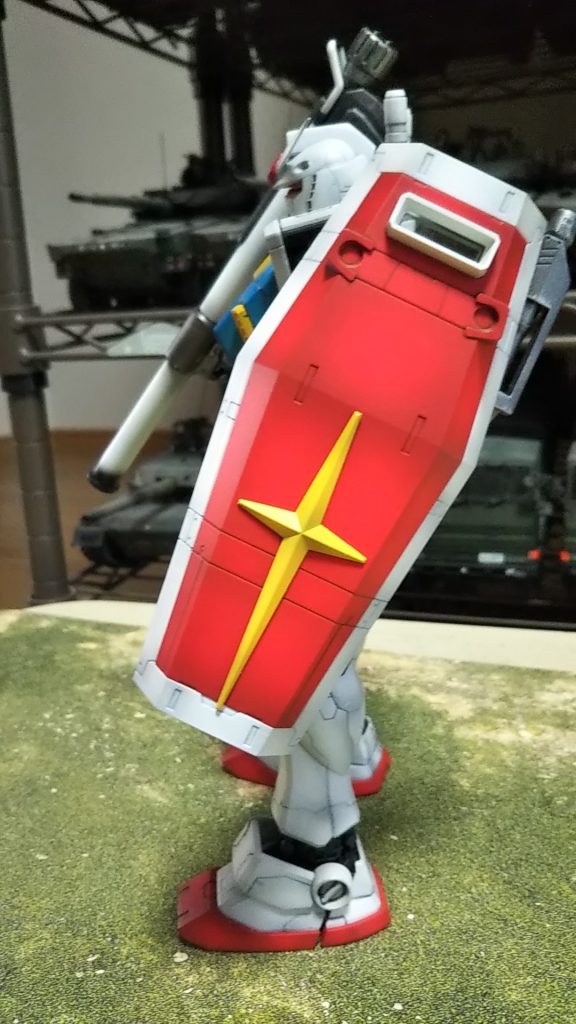 シールド実は蛍光レッドをハイライトに💦