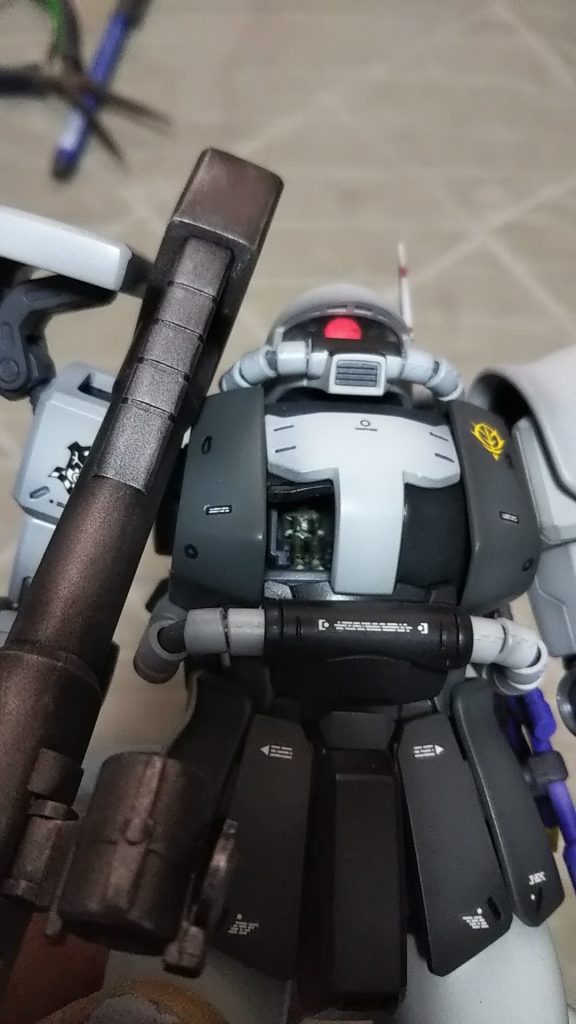 このキットにはパイロット(エリックマンスフィールド中佐)がついています💦