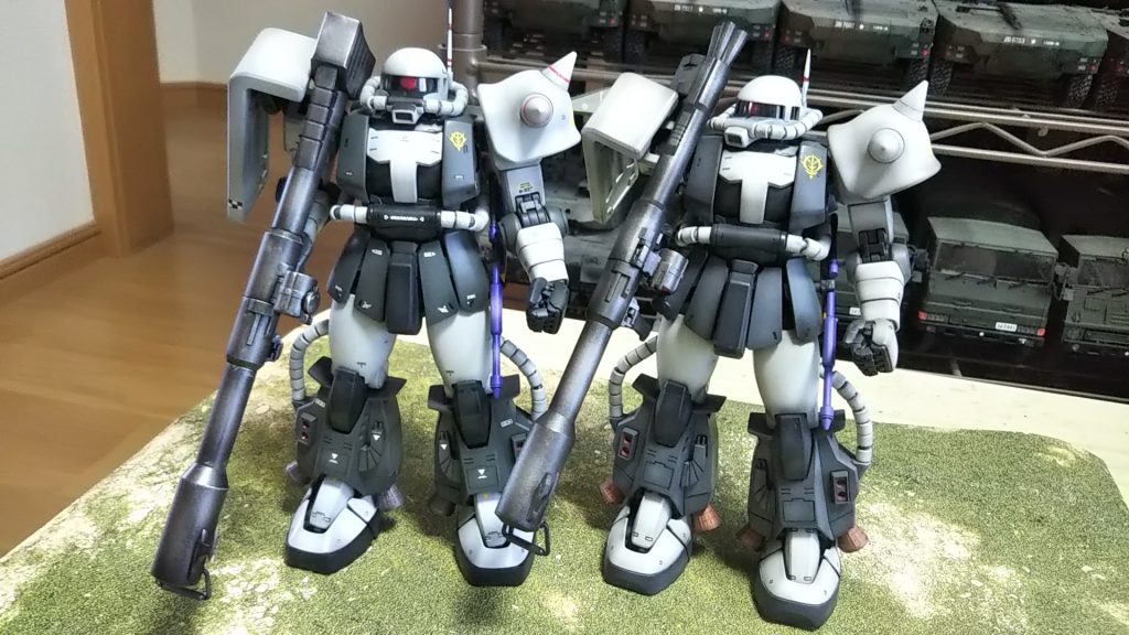 さらば先代💦💦(右側💦💦)さらばしませんでした💦2025年10月13日付でプロショップ仕様としてプレバン版共々小改造の上コレクションの列へ復帰しました💦