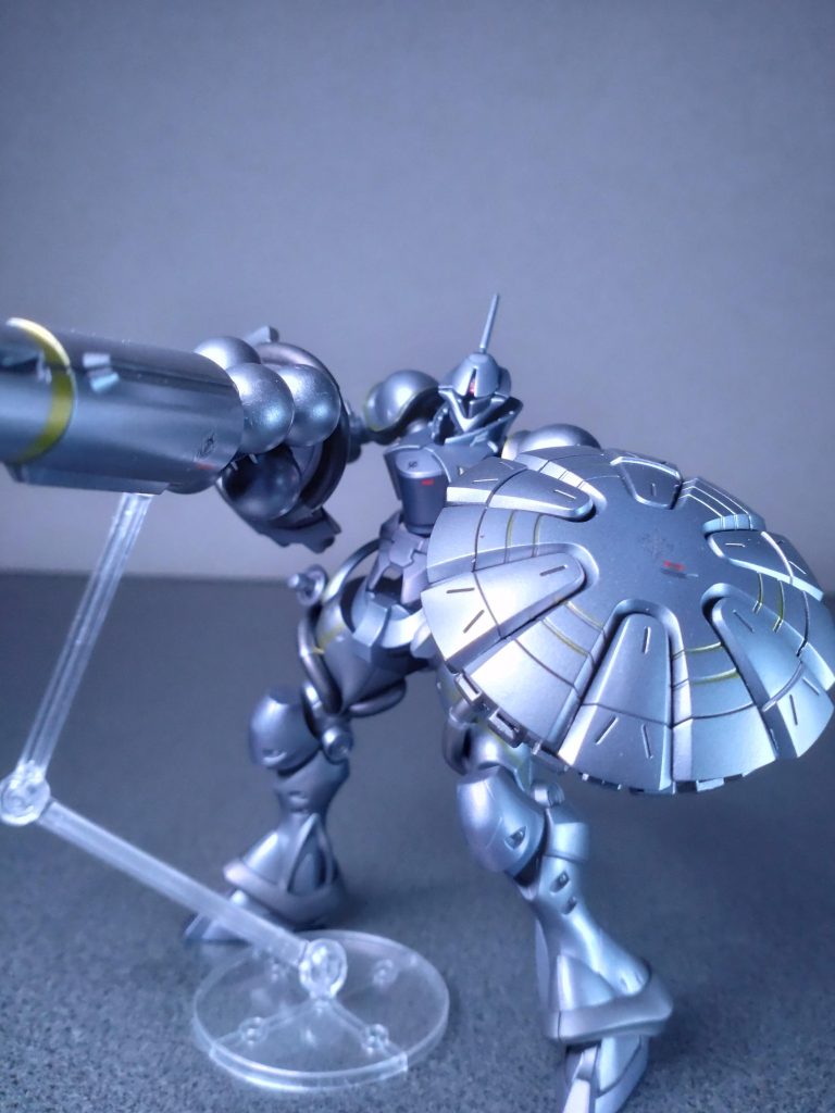 ジオン紋章はデカール、シールは使用せずマスキングで塗装