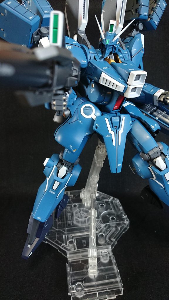 スラスターやインテーク周りのエッジ出しに注意しました。