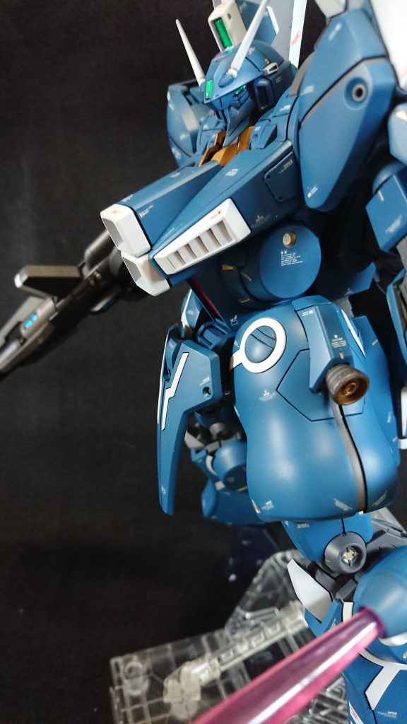 本体のブルーはモデルカステンの東雲ブルーです。