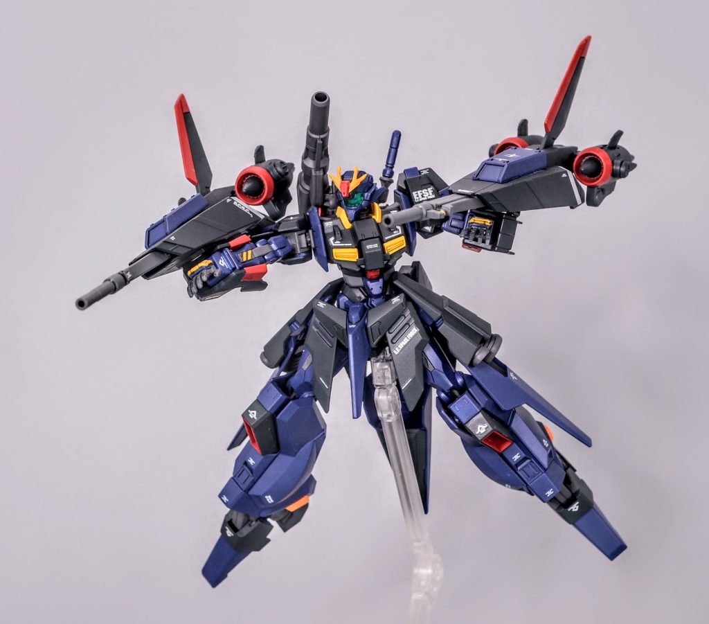 シールド内のジェネレーター直結型なので高出力と連射性を両立しています