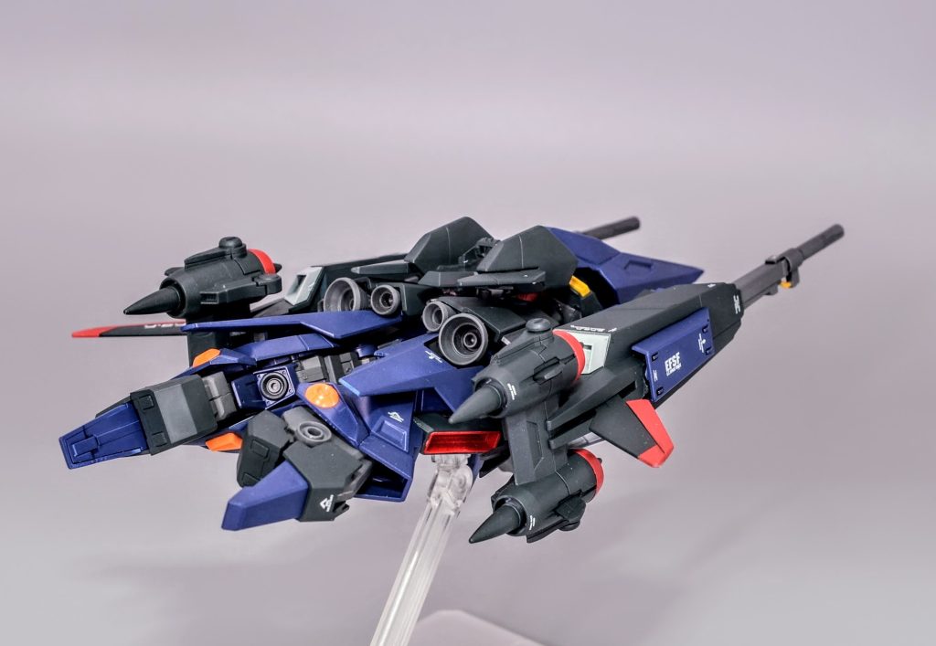 熱核ジェットエンジンを宇宙用ロケットブースターに換装することで空間戦闘も可能です