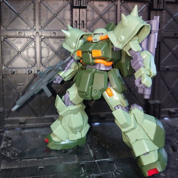 プレバンのハイザックカスタム（シンメトリーショルダー）
