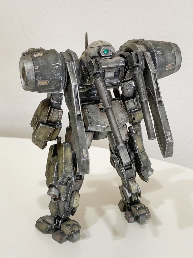 後ろ姿はこんな感じです .ᐟ先程の武器と同様、武器やバックパックの色味が、今回の表現とすごく合っていた気がします .ᐟちょこちょこ入れてみたゴールドも、しっかり映えてくれて、お気に入りです .ᐟ