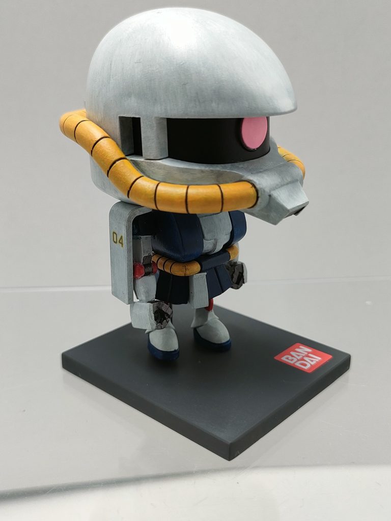 白サフからの筆塗りです。デカールは控えめに盾のナンバリングと、台座のバンダイデカールのみです。