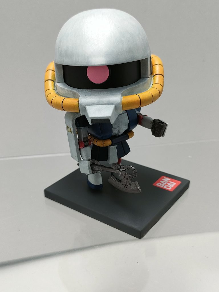 ヒートホークを持たせて。かわいいです。