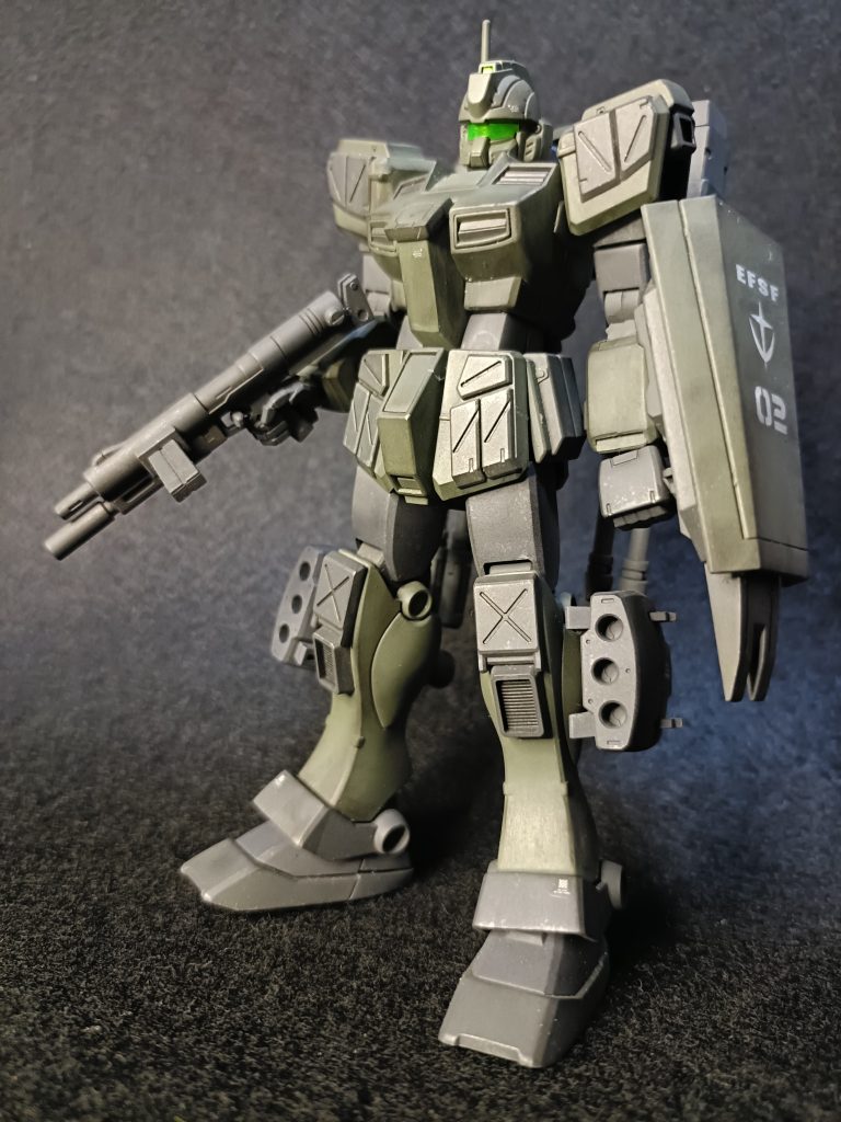 背部の150mm連装砲は普段は回転させて収納状態に。スパイクシールドも装備してることから近接戦闘も行けますw