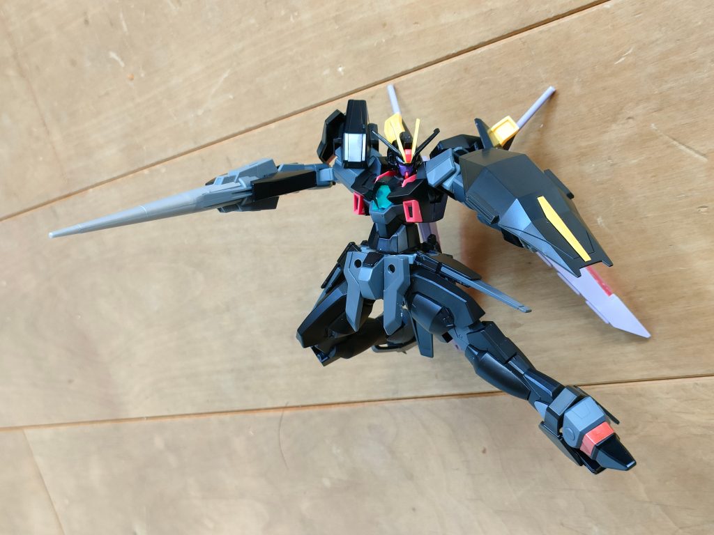 素材はダークハウンド系基本、接着は無しでやりくりしてます。