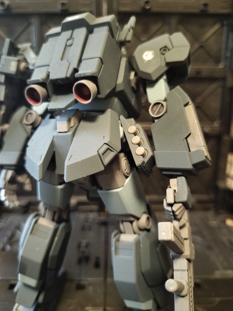 バーニアの内側だけ赤で塗りました！