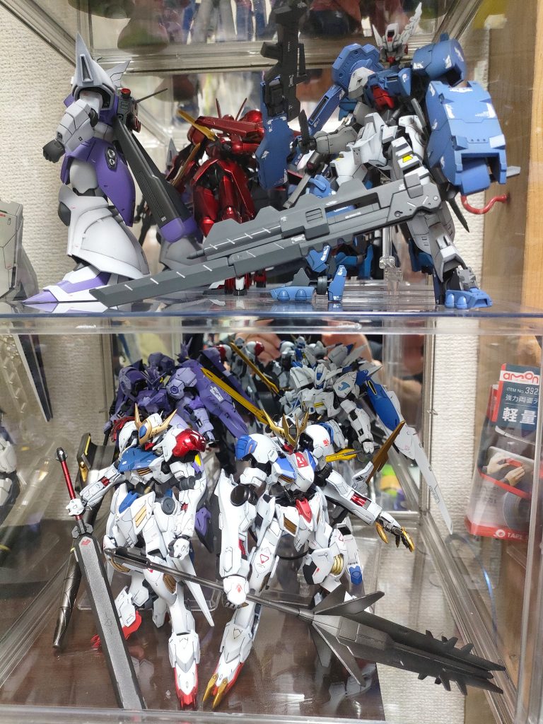 ケースに。オルフェンズプラモ大集合なり。安くて出来が素晴らしい。